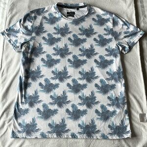 Lloyd & Jefferson T shirt